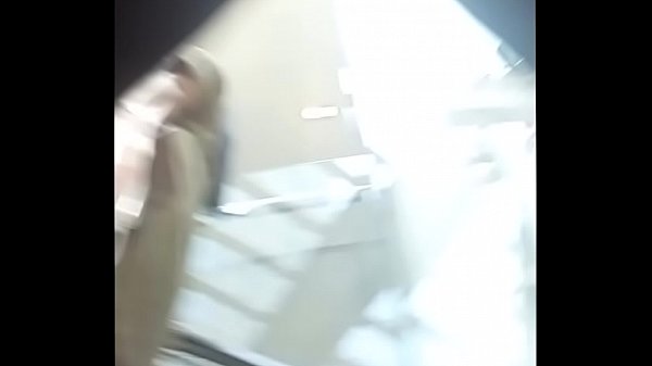Upskirt office chick, buenos culos y tangas