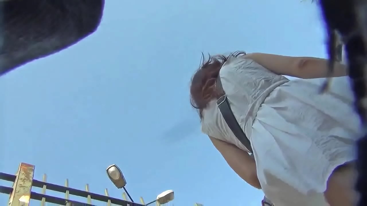 Upskirts que culo tan delicioso se menea sexy